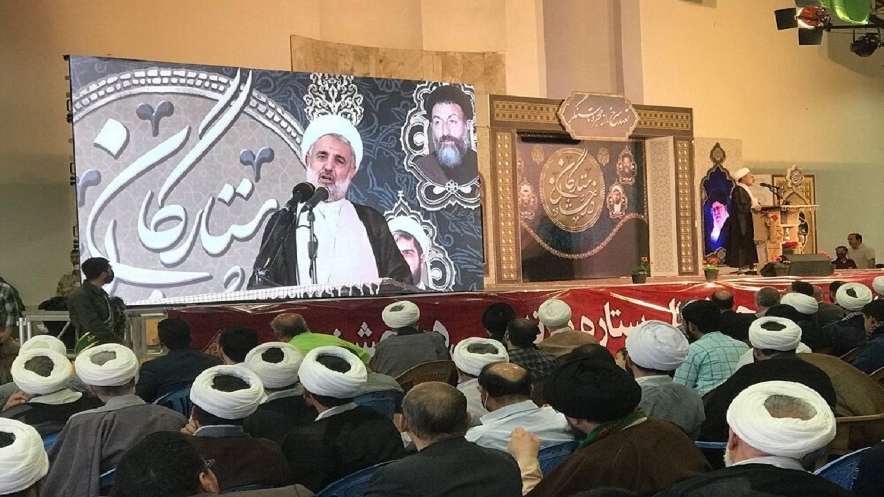 روحانیت در زمان دفاع مقدس حضور فیزیکی در میدان داشت