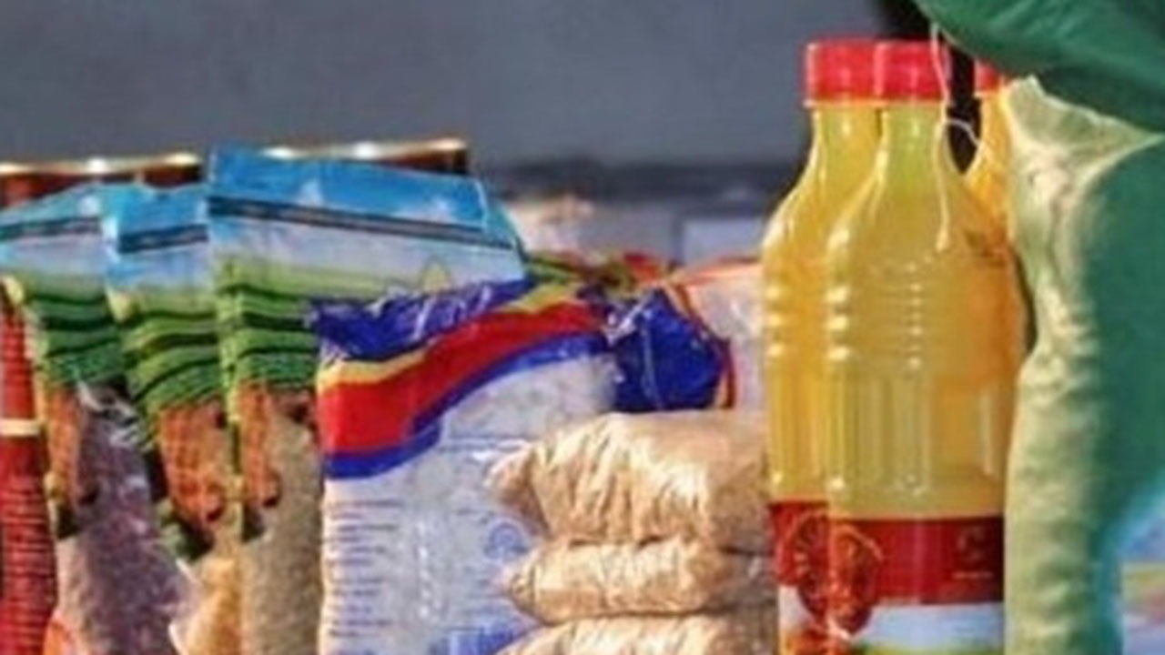 توزیع بیش از ۳۰۰ هزار بسته معیشتی میان اقشار محروم و آسیب‌پذیر شیراز