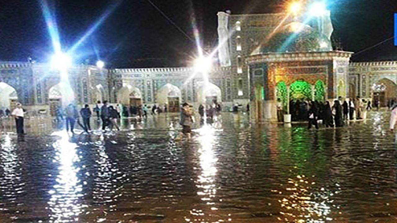 رعد و برق مهمان آسمان مشهد در لیالی قدر شد + فیلم