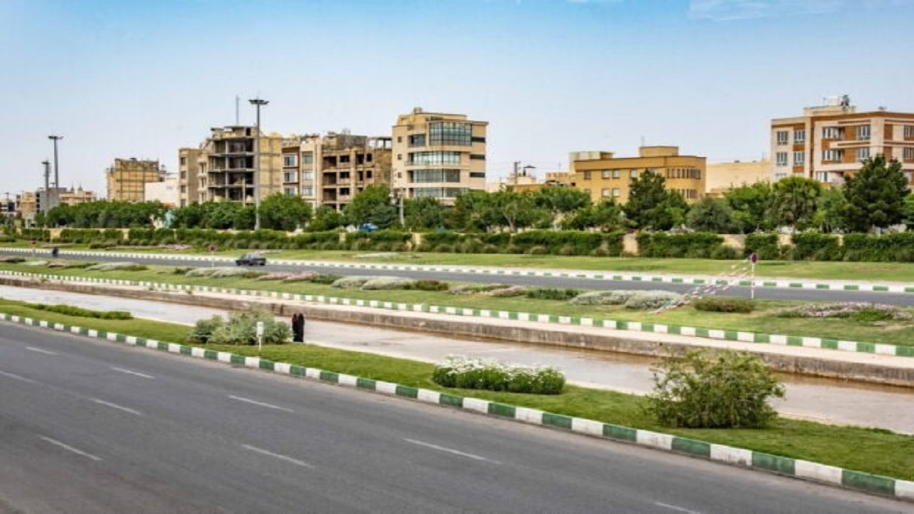 کاهش سطوح چمن‌کاری در بلوار شهید سلیمانی قم