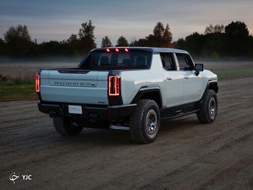 فورد F-150 لایتنینگ 2022 در مقابل GMC هامر EV 2022