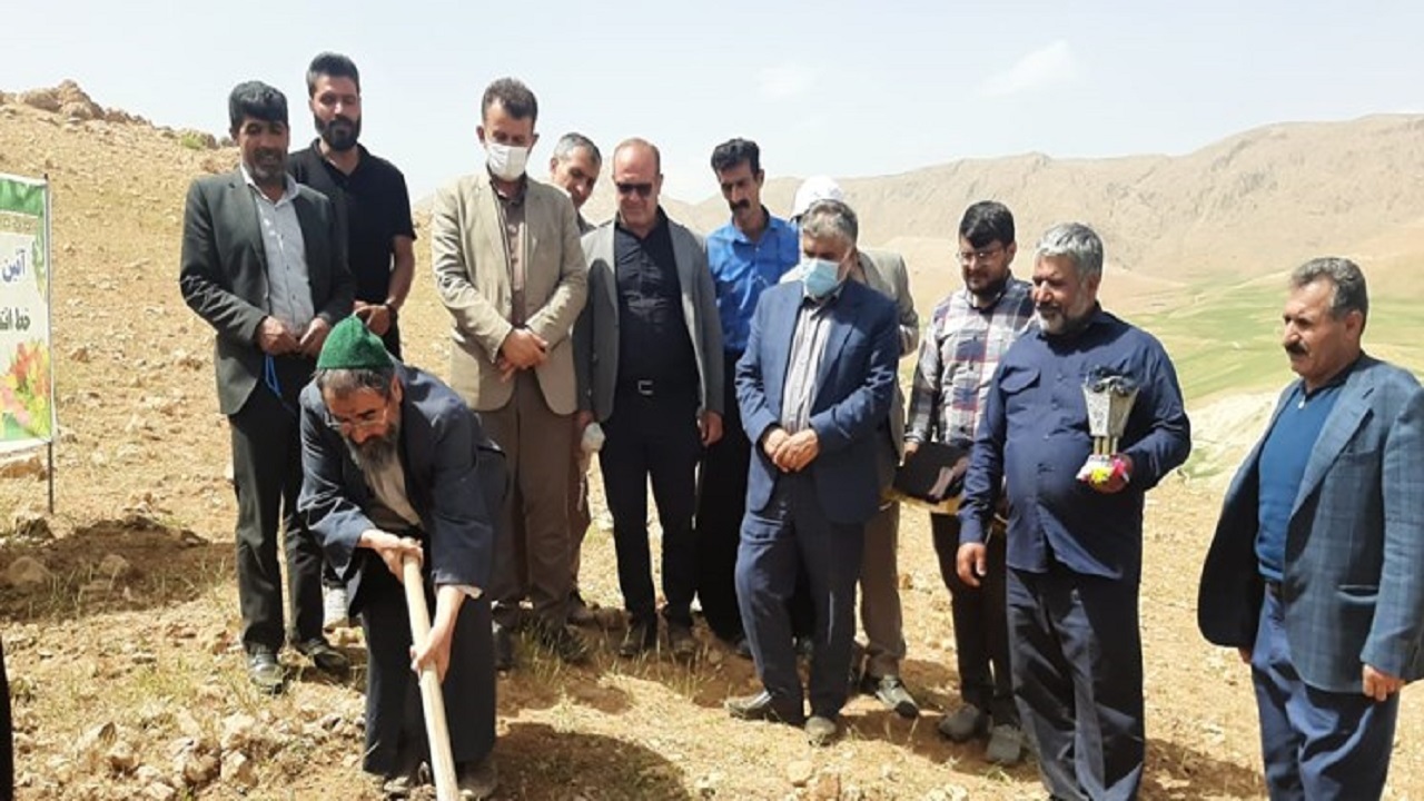 آغاز ساخت مخزن ذخیره آب روستای سرچاه شهرستان اردل