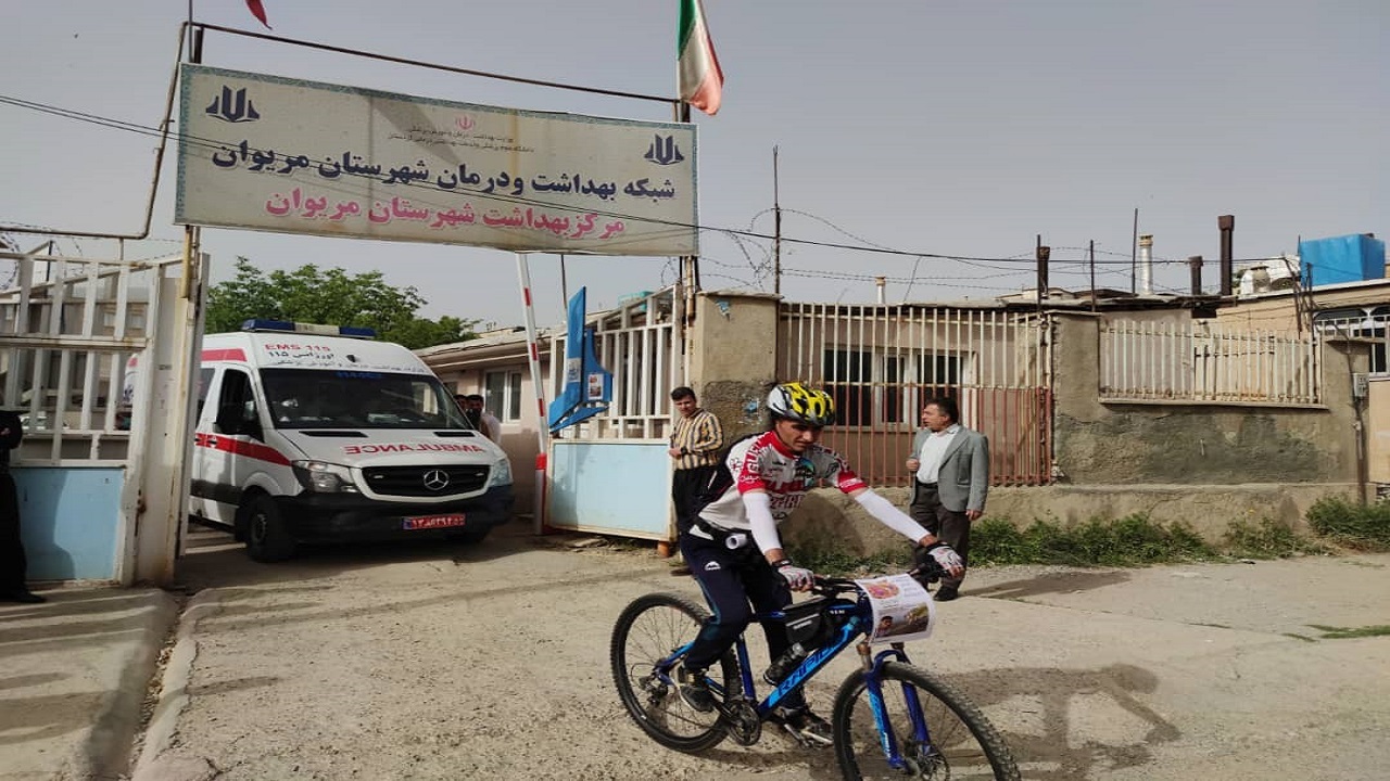 رکاب زنی دوچرخه سوار مریوانی به مناسبت روز اهدای عضو