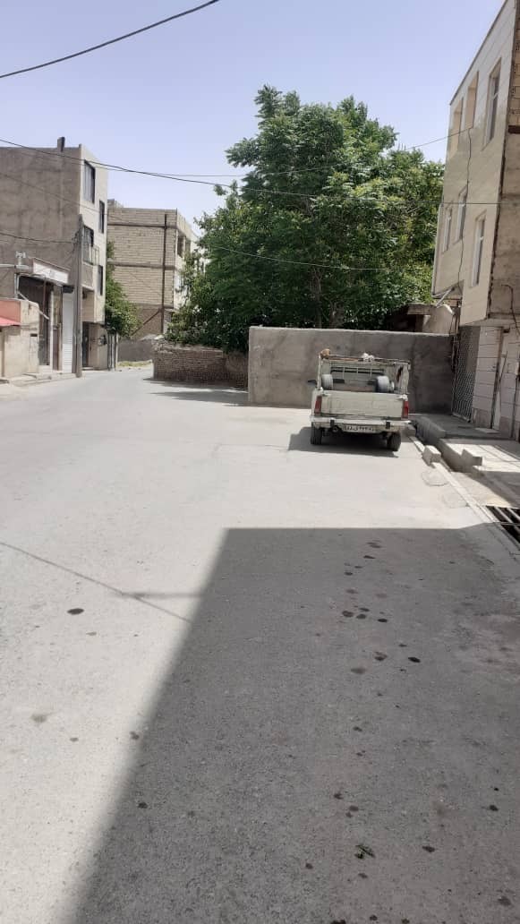گذر باریک برای رانندگان خیابان ملک آباد دردسرساز شد + تصاویر