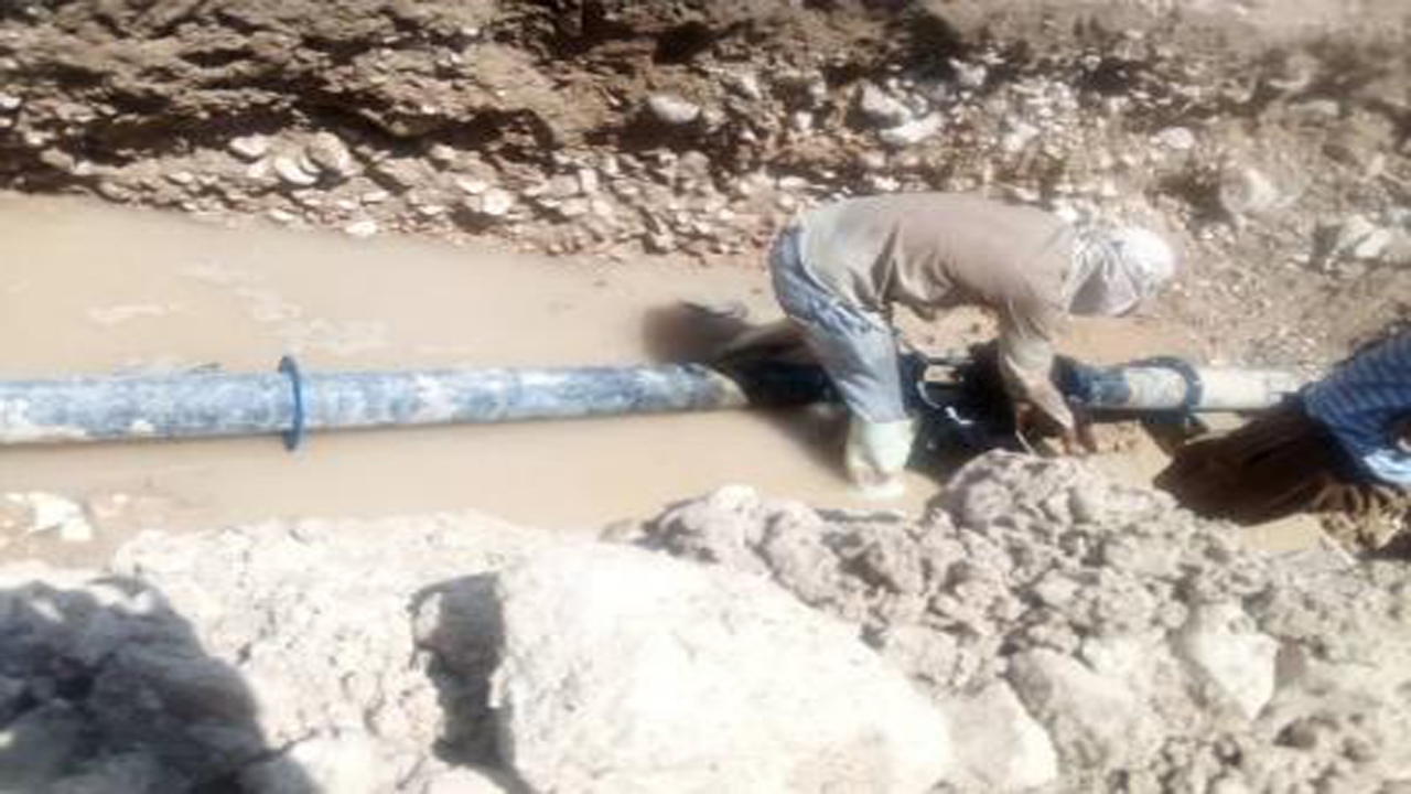 آبرسانی به مشترکان آب مجموعه مزرعه پهن قیر وکارزین