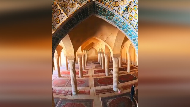مسجد تاریخی وکیل شیراز + فیلم