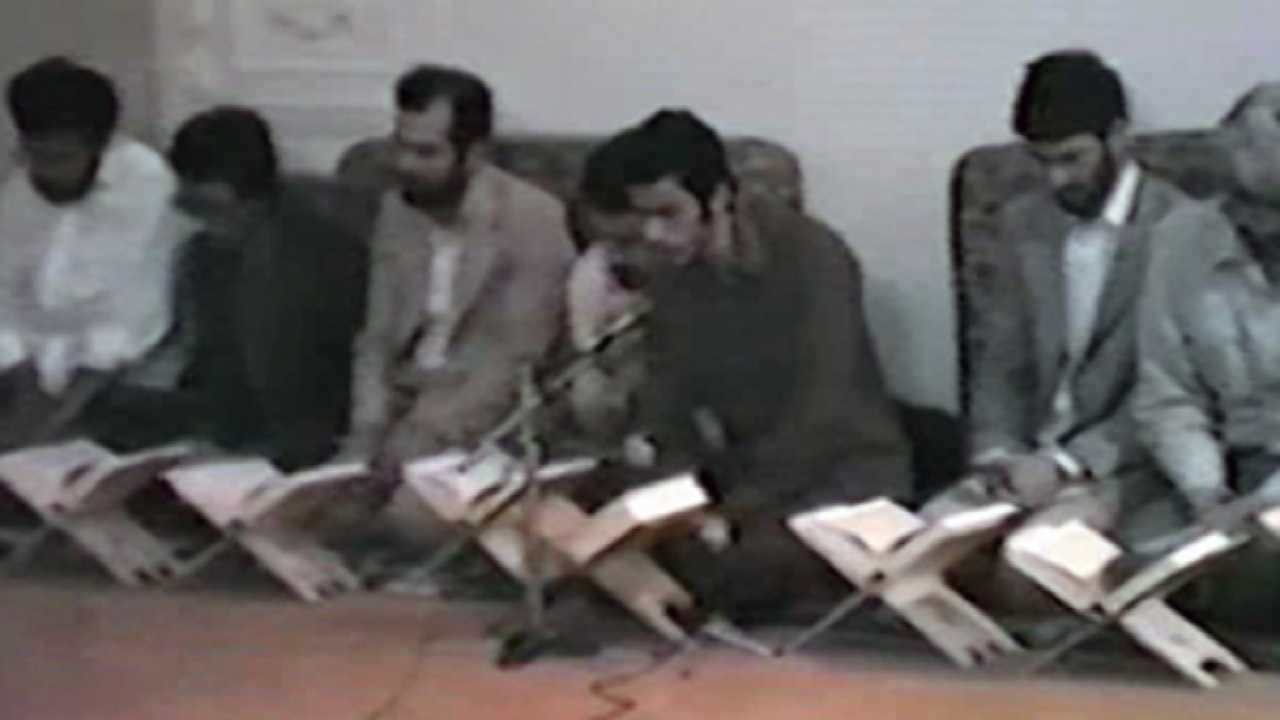 تلاوت قدیمی استاد پرهیزگار در حضور رهبر انقلاب + فیلم