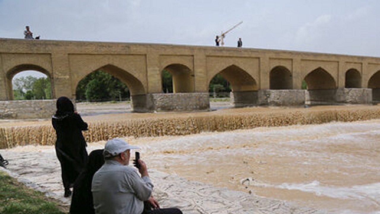 برخورد با متخلفان رهاسازی مواد آلاینده در زاینده‌رود