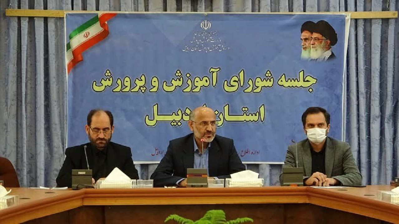 تجلیل از معلمان تکلیفی برای همه افراد جامعه است
