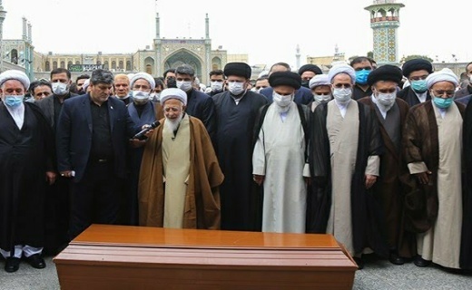 اقامه نماز بر پیکر همسر آیت الله جوادی آملی