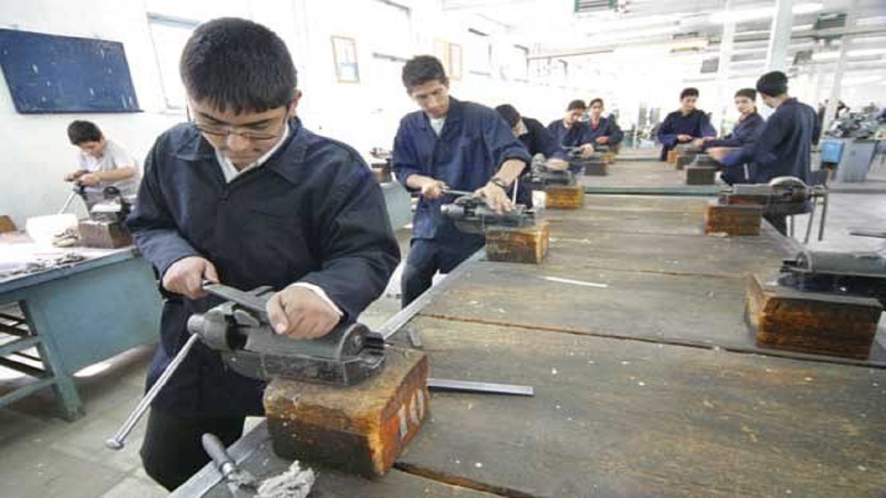 اجرای حدود ۳۵۰ هزار نفر ساعت آموزش مهارتی در سال ۱۴۰۰