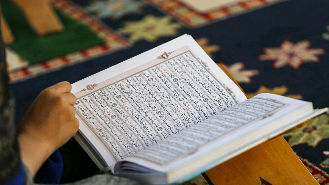 نخستین دوره مسابقات قرآنی اصحاب فرهنگ و هنر  در سنندج بر گزار می شود