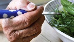 علت ابتلا به آب مروارید در افراد دیابتی + فیلم