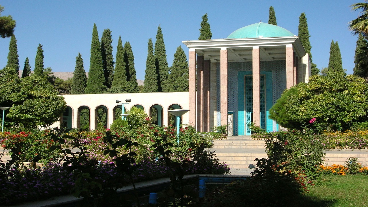 نمایی از آرامگاه شاعر قرن هفتم در شیراز + فیلم