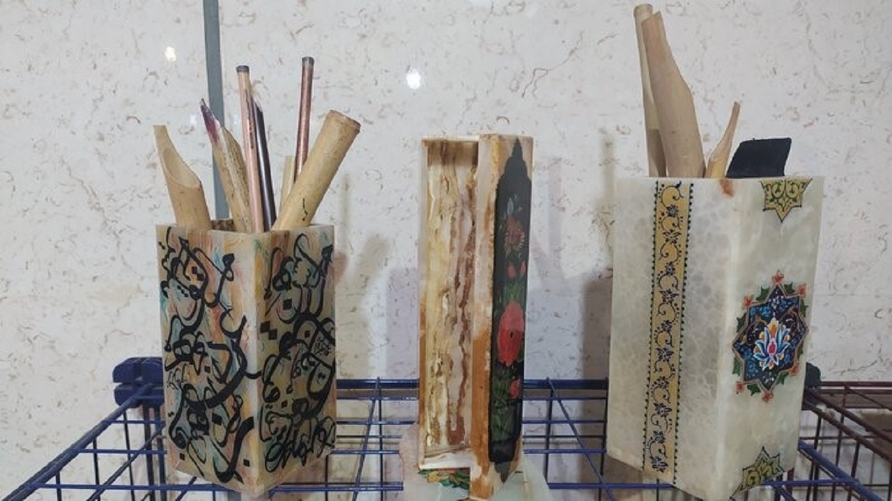 رقص قلم سرگردان روی بوم عشق