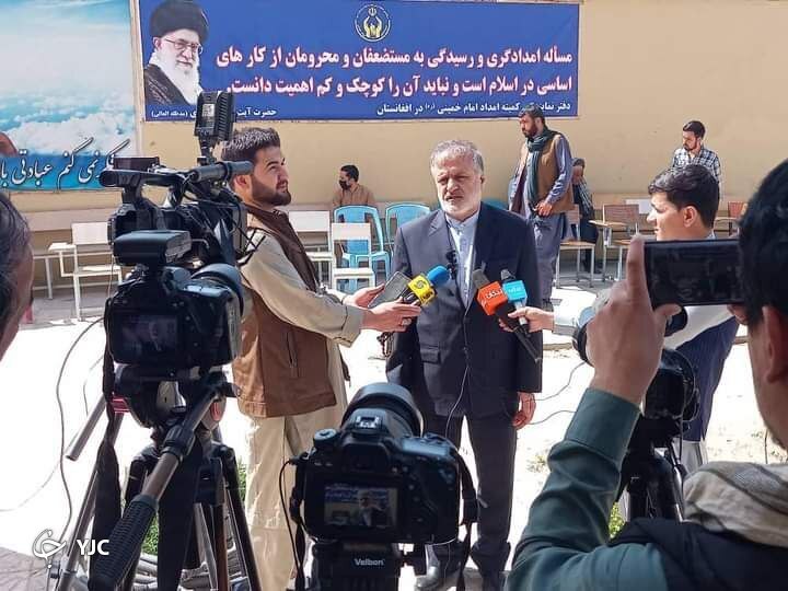 کمک نقدی ایران به خانواده های قربانیان انفجار مزارشریف + عکس کمک نقدی ایران به خانواده های قربانیان انفجار مزارشریف + عکس