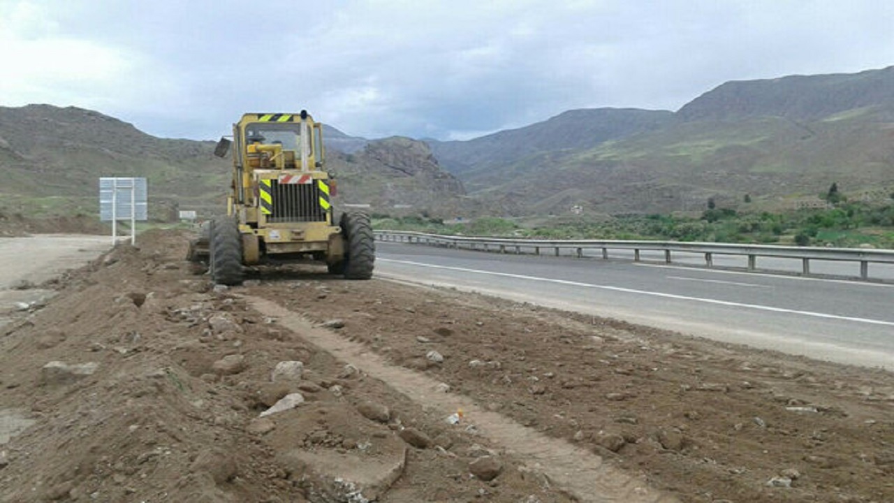 تسطیح ۱۰۰ کیلومتر از حریم راه‌های شهرستان نمین