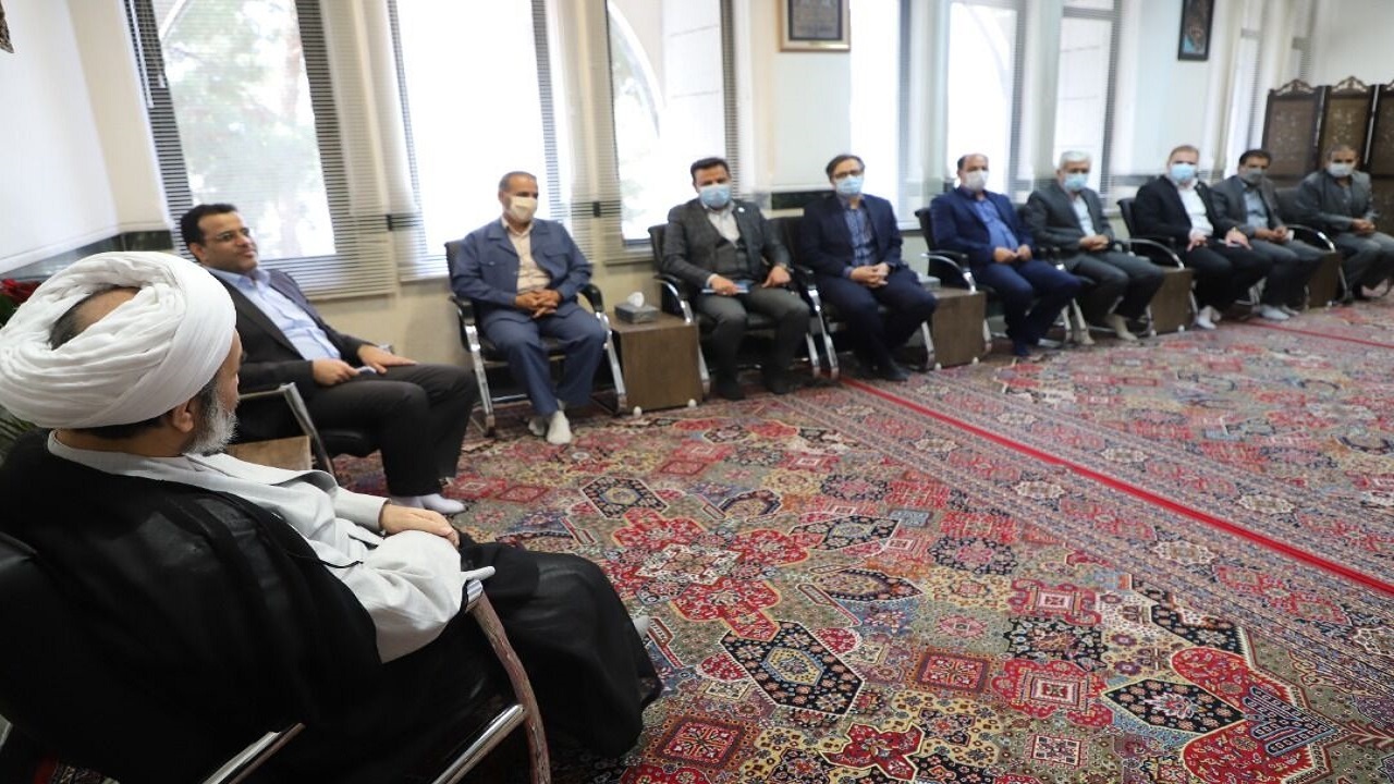 مشکلات حوزه کارگری یک مجموعه به هم پیوسته است