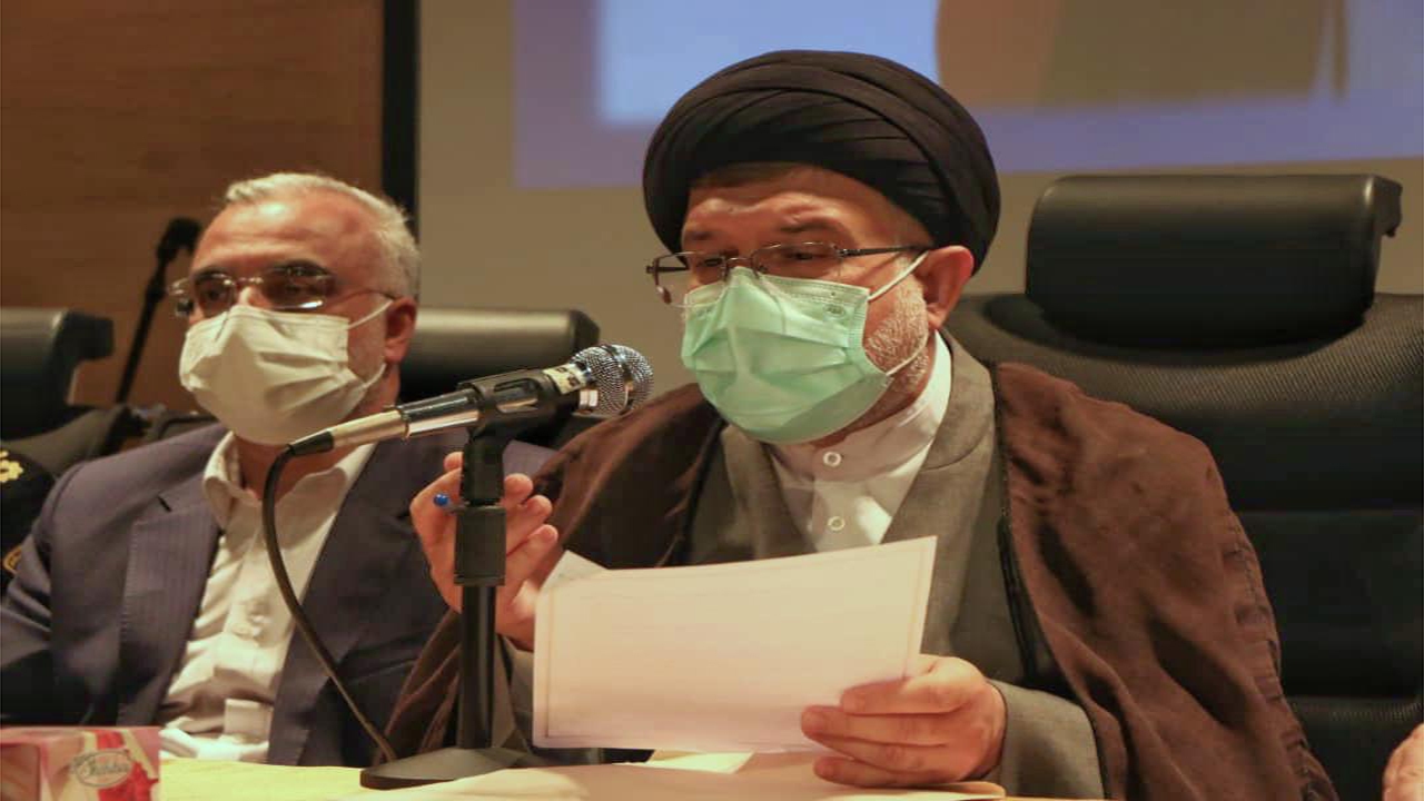 تصدی‌گری بانک بر صنایع موجب توقف چرخه تولید می‌شود