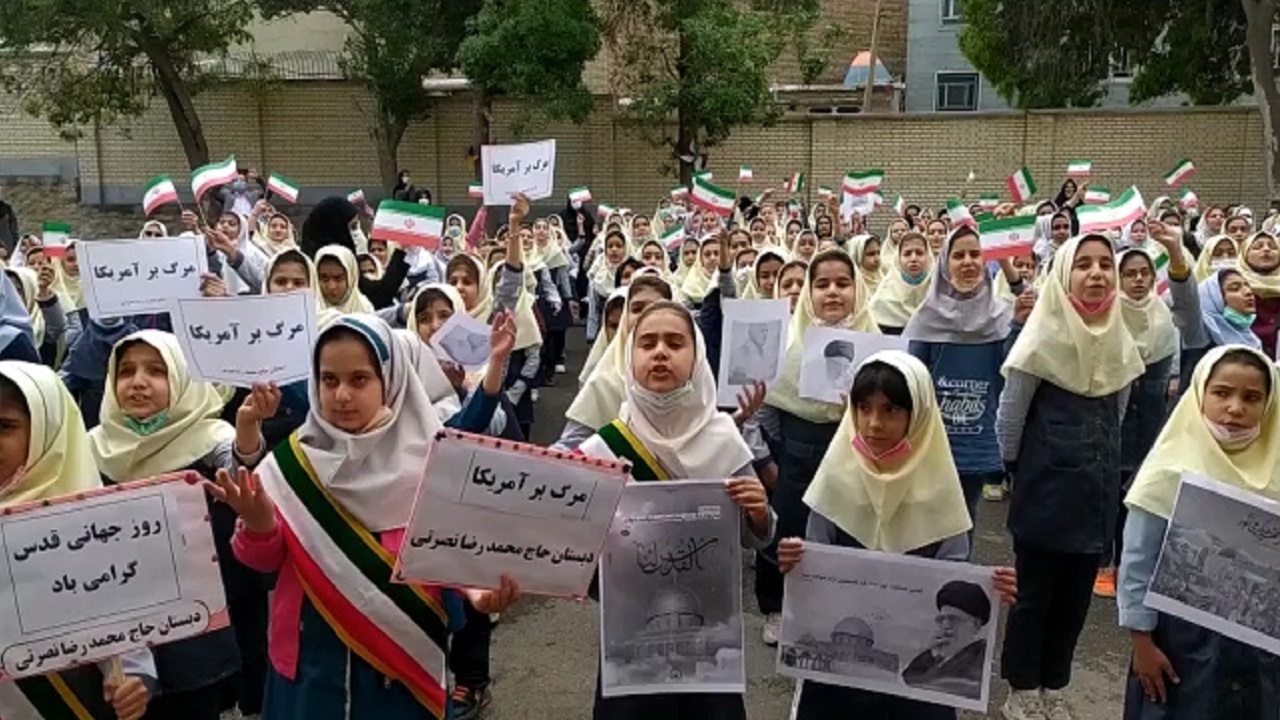 اجرای سرود دانش آموزان نهاوندی در آستانه روز قدس + فیلم