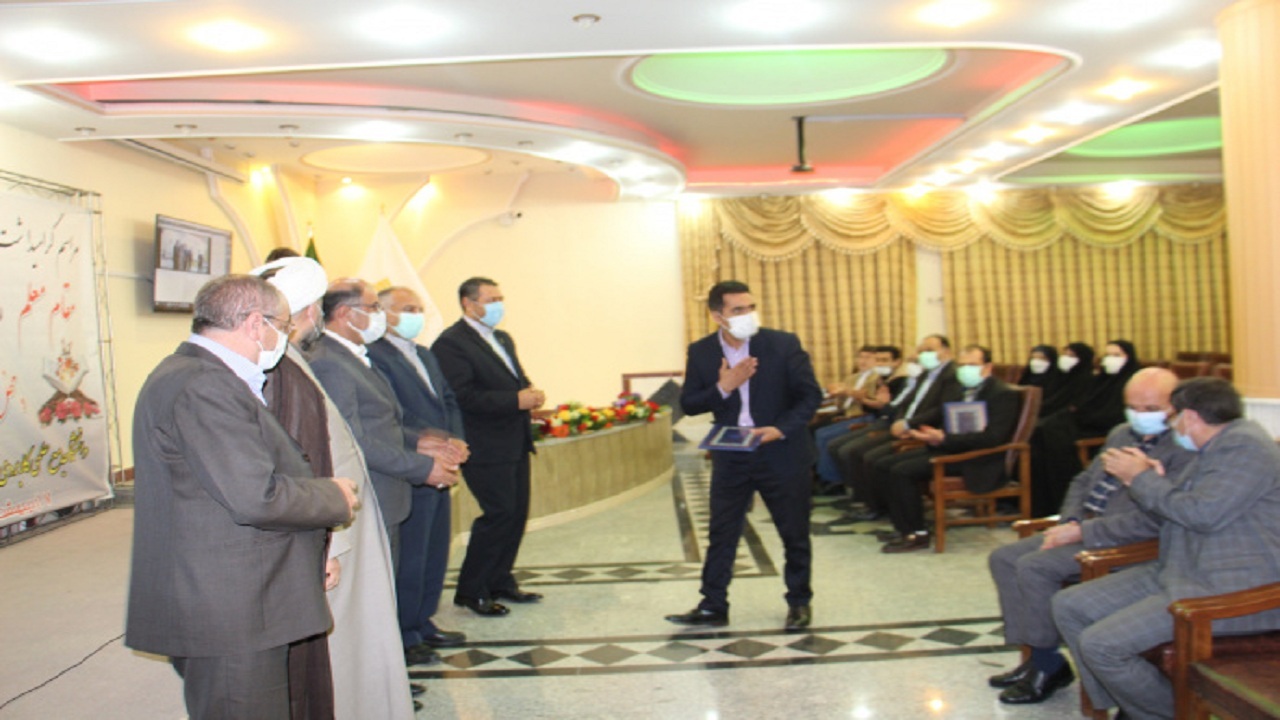 برگزاری آیین تجلیل از مدرسان برتر دانشگاه جامع علمی کاربردی آذربایجان شرقی برگزاری آیین تجلیل از مدرسان برتر دانشگاه جامع علمی کاربردی آذربایجان شرقی