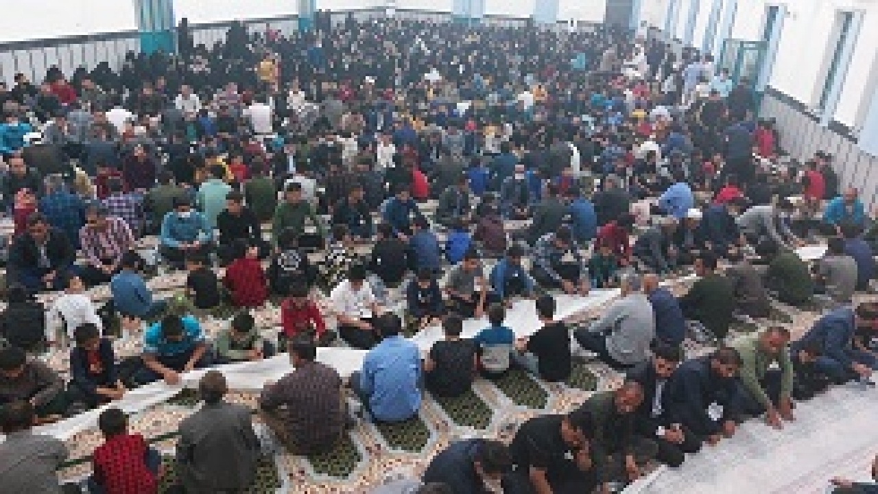 یک شهر بر روی یک سفره