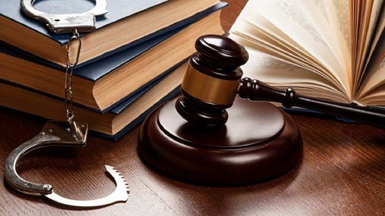 نگهداری بیش از ۱۰ هزار یورو مصداق قاچاق ارز است