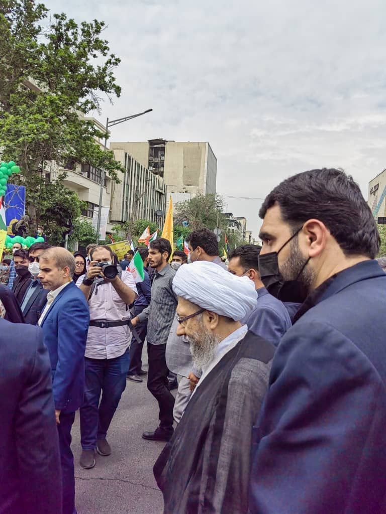 راهپیمایی «روز قدس» در تهران برگزار شد/ از نمایش موشکهای بالستیک ایرانی تا دبههای آمریکایی راهپیمایی «روز قدس» در تهران برگزار شد/ از نمایش موشکهای بالستیک ایرانی تا دبههای آمریکایی