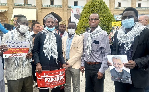 حضور گردشگران نیجریه در راهپیمایی روز قدس حضور گردشگران نیجریه در راهپیمایی روز قدس