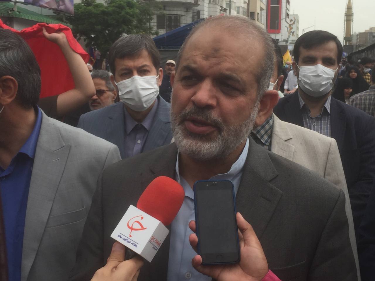 راهپیمایی «روز قدس» در تهران برگزار شد/ از نمایش موشکهای بالستیک ایرانی تا دبههای آمریکایی راهپیمایی «روز قدس» در تهران برگزار شد/ از نمایش موشکهای بالستیک ایرانی تا دبههای آمریکایی