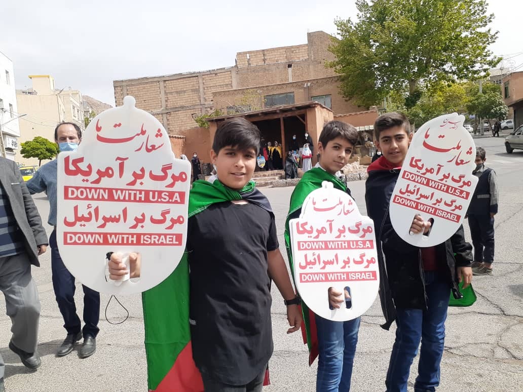 طنین فریاد حمایت قدس در راهپیمایی مردم استان سمنان