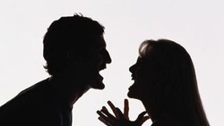 نحوه خارج کردن سنگ ریزه از چشم + فیلم