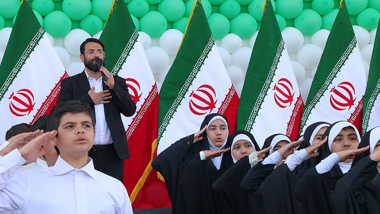 پشتوانه حکومتی سرود «سلام فرمانده» چه کسانی هستند؟