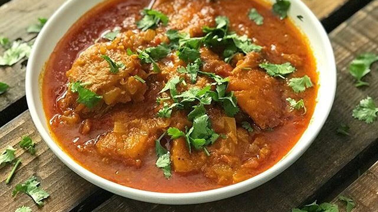 روش پخت خورشت کاری ماهی + فیلم