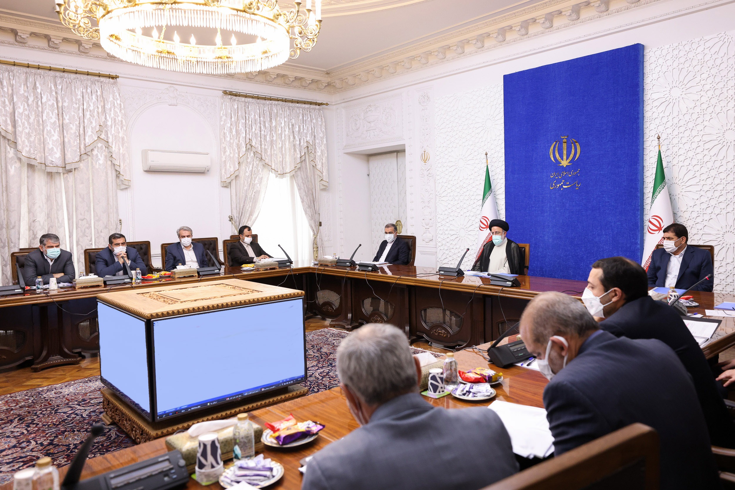 مبنای اصلی دولت جلوگیری از وارد آمدن فشار به سفره خانوارهاست