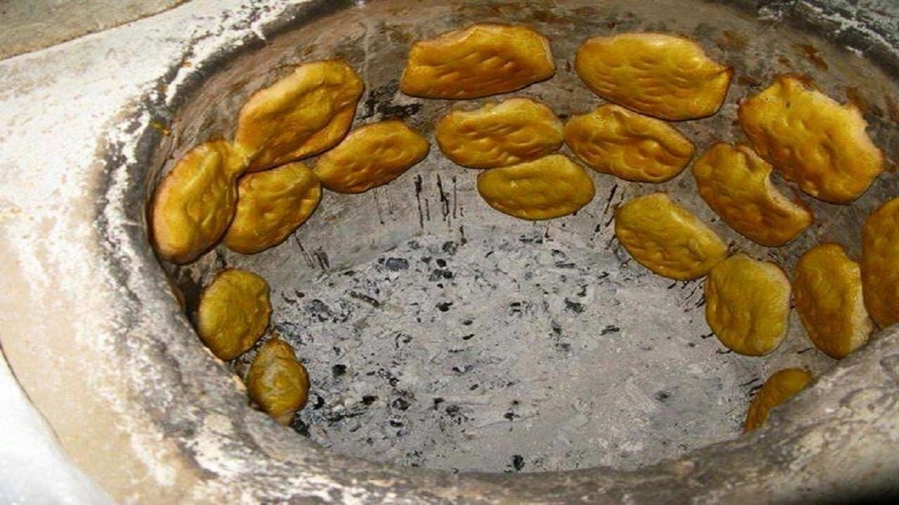 پخت نانی لذیذ با دستان پرتوان زنان عشایر