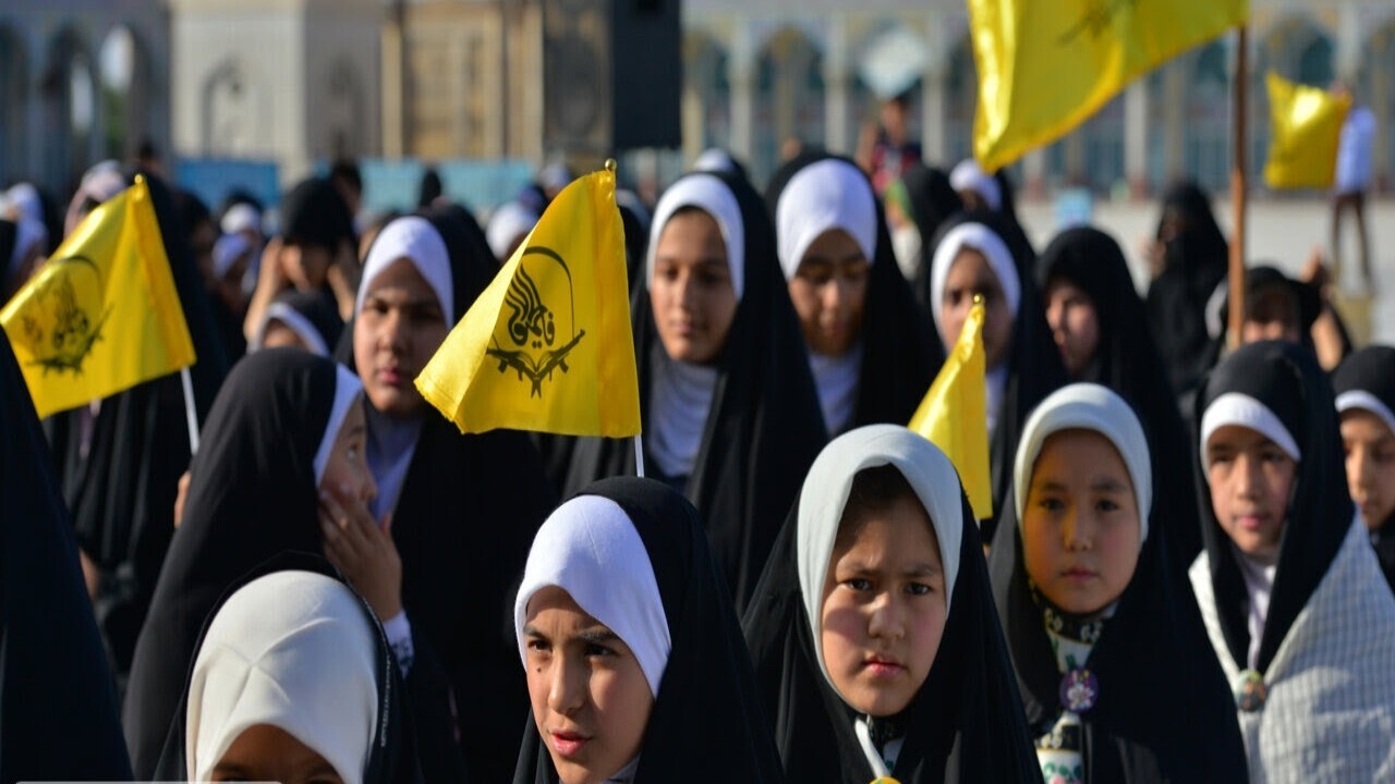 کودکان و نوجوانان افغانستانی سرود سلام فرمانده را اجرا کردند + فیلم و تصاویر