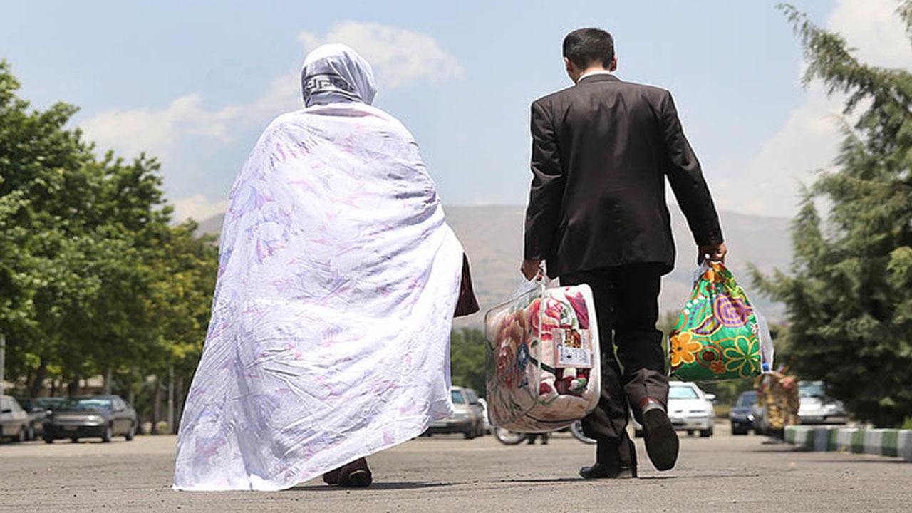 سکونت زوجین در نزدیکی منزل خانواده همسر اشتباه است؟