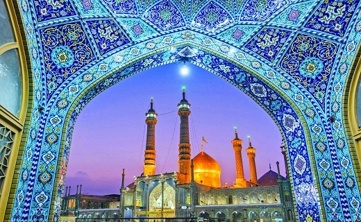بارگاه حضرت معصومه دریچه&zwnj;ای برای ورود به بهشت