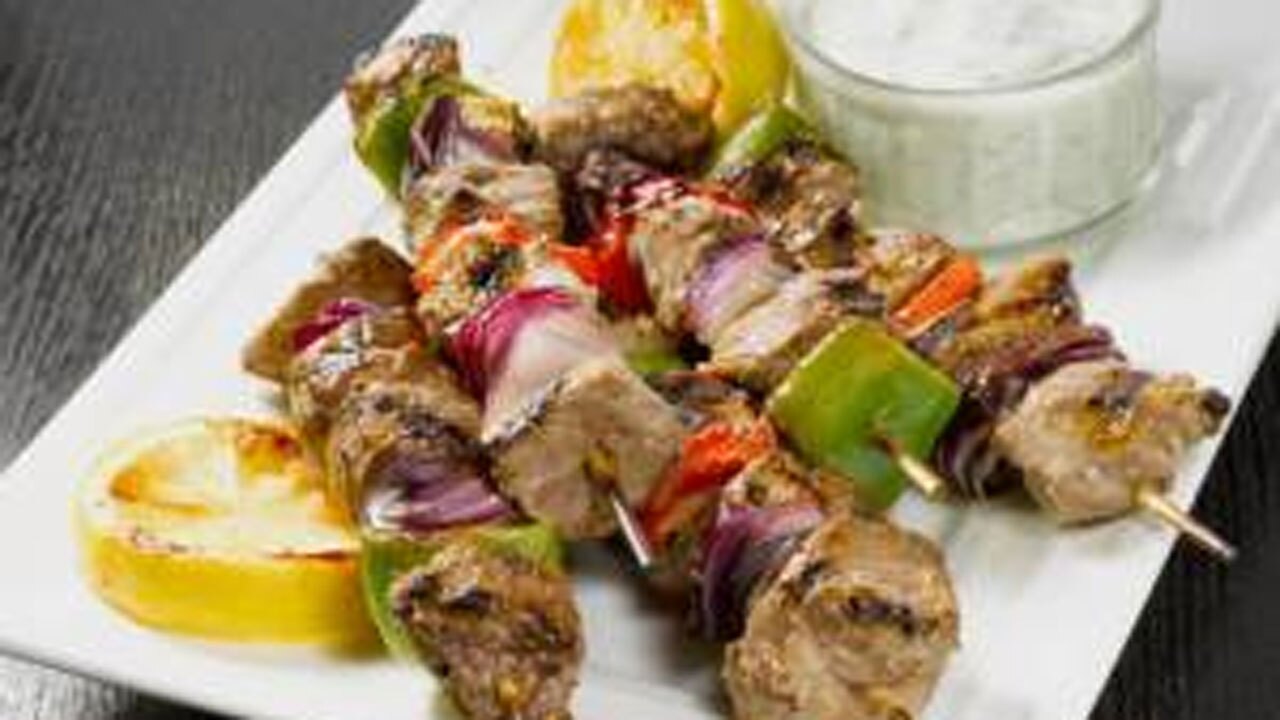 روش طبخ کباب یونانی + فیلم