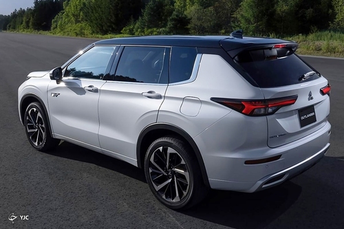 هوندا CR-V ۲۰۲۳ در مقابل میتسوبیشی اوتلندر ۲۰۲۲ + فیلم