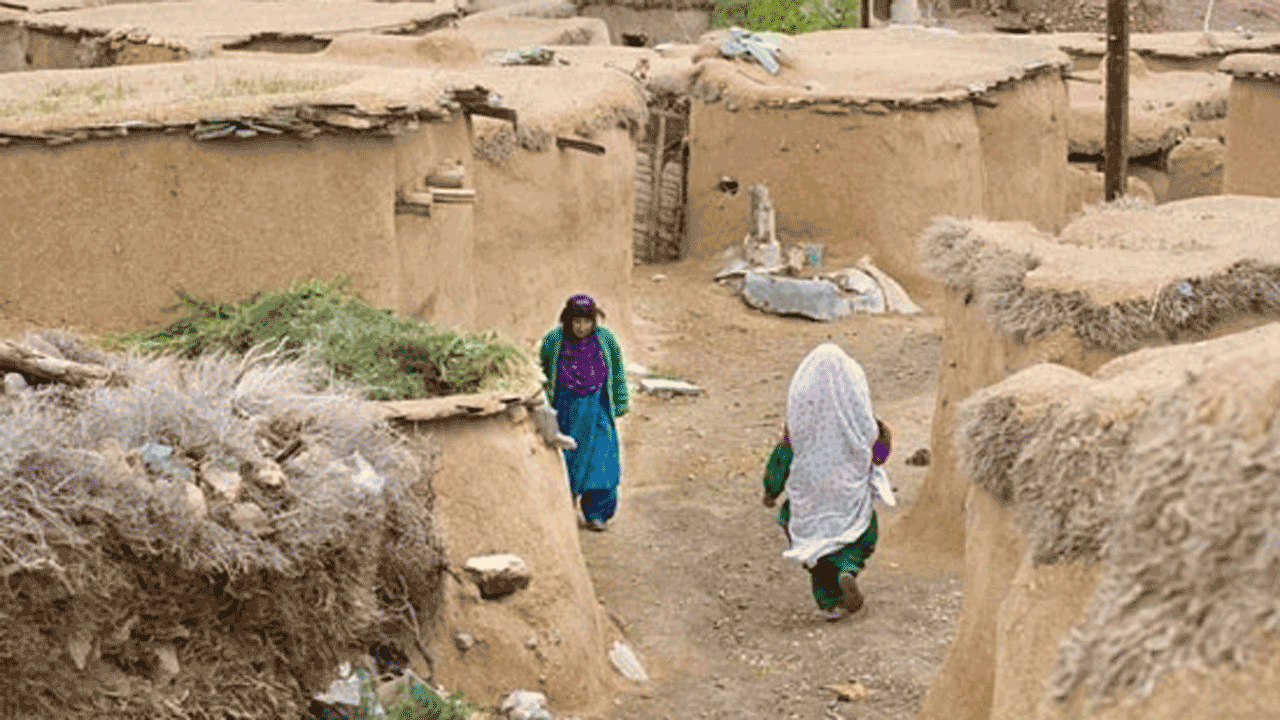 روستایی در قزوین با زبان رومانو و خط لاتین + فیلم