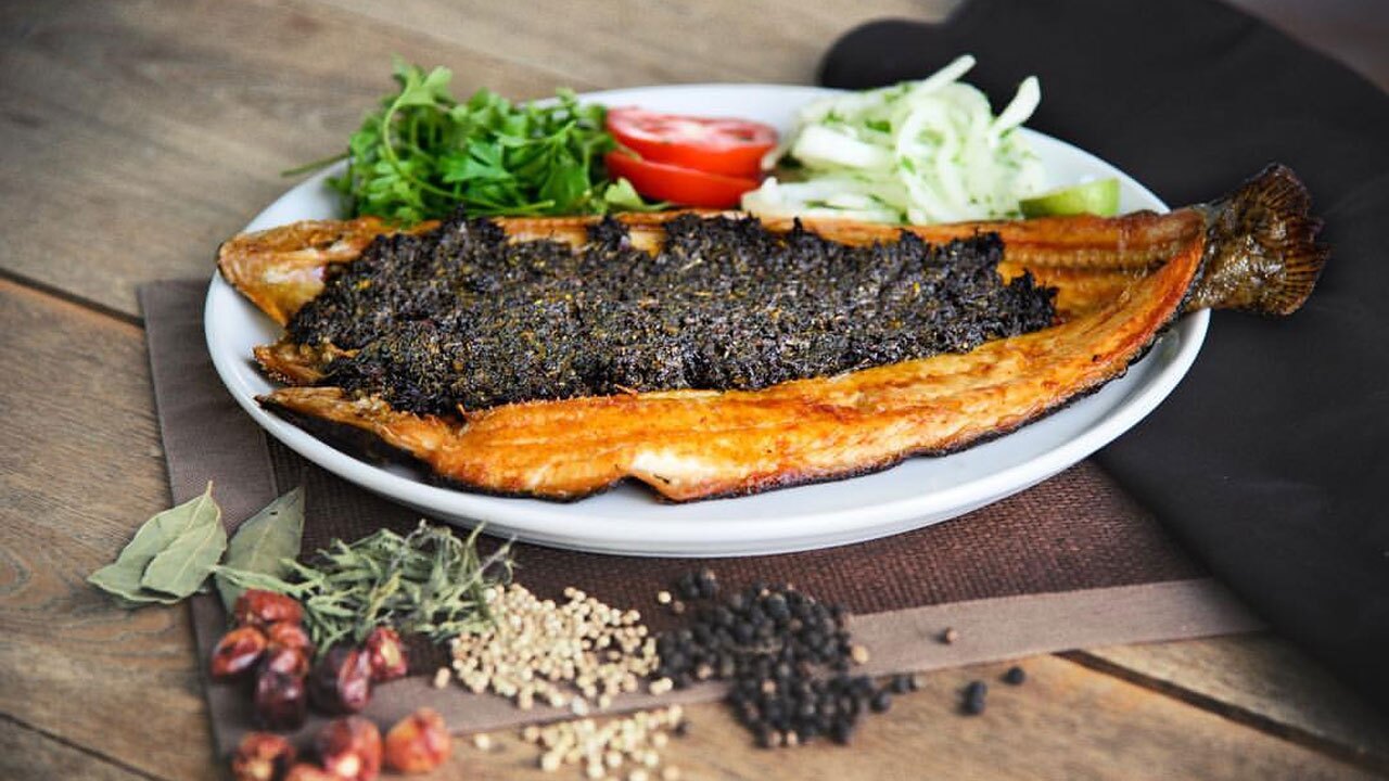 آموزش پخت ماهی با سس سبزیجات + فیلم