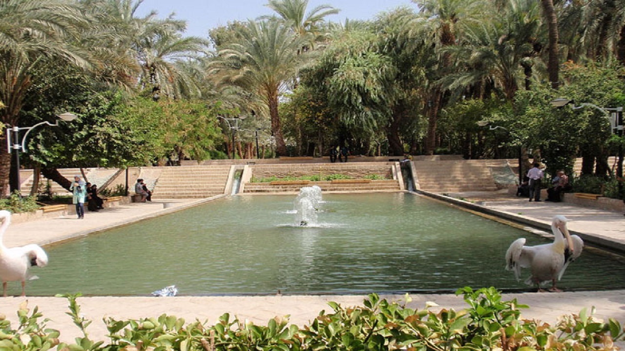 باغ گلشن نگینی در دل کویر طبس + تصاویر