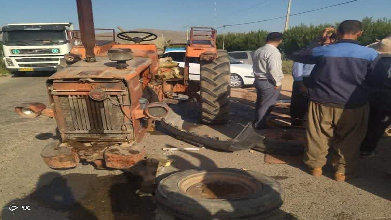 تصادف پراید و تراکتور در روستای مهاباد حادثه آفرید