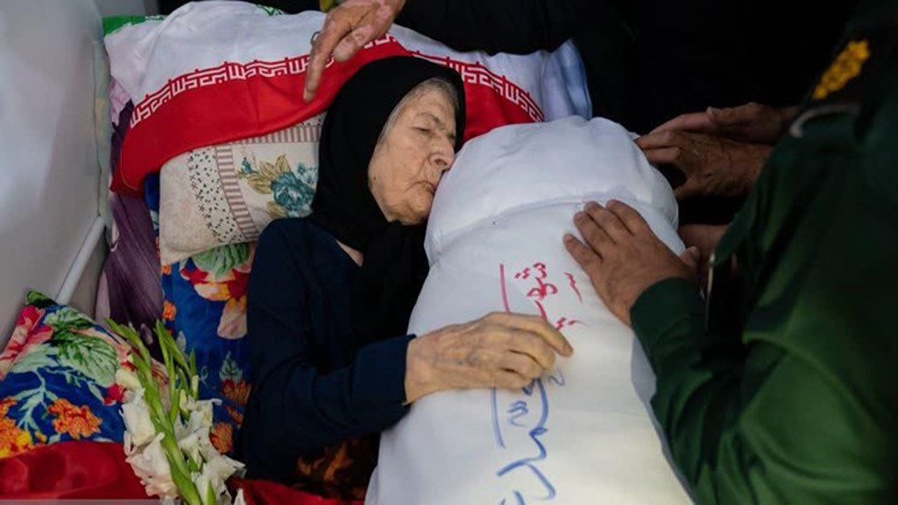 مادر شهید علی‌پور به فرزند شهیدش پیوست