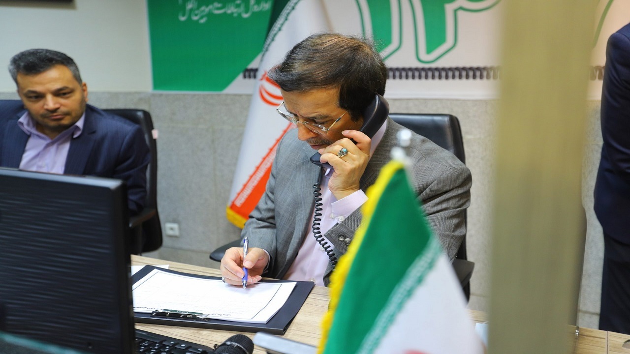حضور شهردار قم در سامانه ۱۳۷ شهرداری