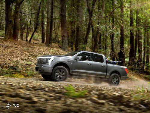 فورد F-150 2023در مقابل GMC هامر EV مدل 2022