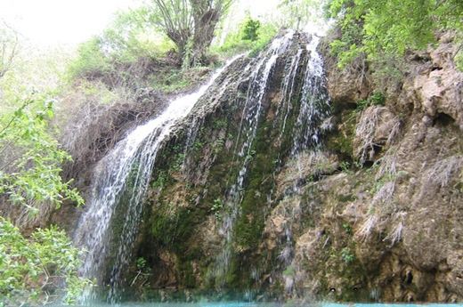 طنین صدای آبشار شارشار در کوهستان&zwnj;های شیروان