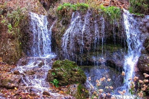طنین صدای آبشار شارشار در کوهستان&zwnj;های شیروان